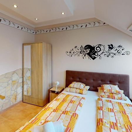 Cristian Apartman Hajdúszoboszló Exterior foto